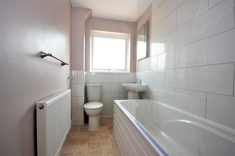 3 bedroom maisonette to rent, Ivel Road, Stevenage