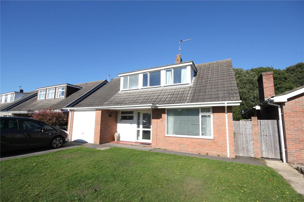 Forest Way, Highcliffe, Dorset, BH23 3 bed detached house £1,195 pcm