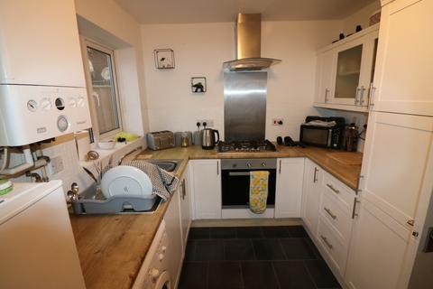 2 bedroom semi-detached house to rent, 98 Chester Avenue