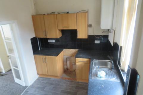 2 bedroom terraced house to rent, Shaw Street, Rochdale, OL12