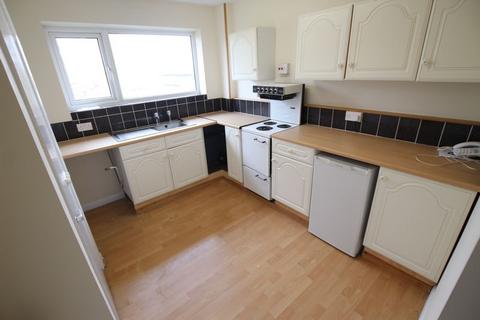 2 bedroom apartment to rent, Dunbar Close, Ellesmere Port