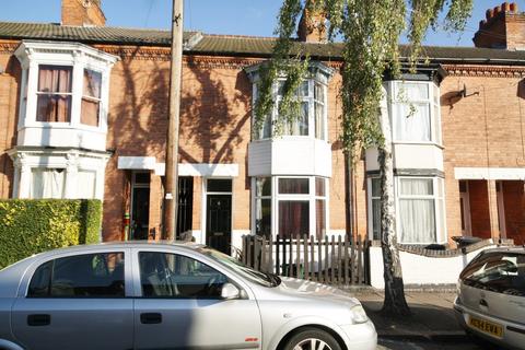 3 bedroom terraced house to rent, Barclay Street, West End, Leicester, LE3