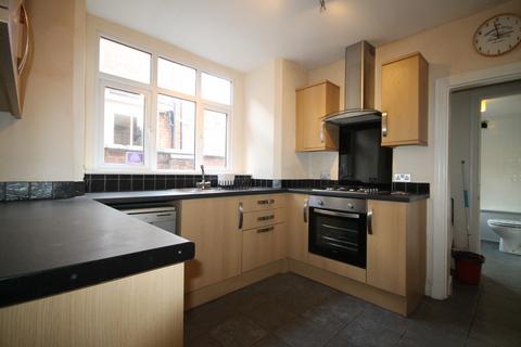 4 bedroom terraced house to rent, Eastleigh Road, West End, Leicester, LE3