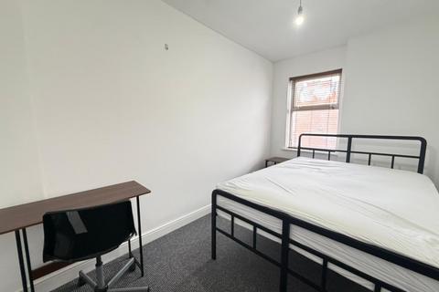 4 bedroom terraced house to rent, Barclay Street, West End, Leicester LE3