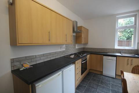 4 bedroom terraced house to rent, Cambridge Street, West End, Leicester, LE3