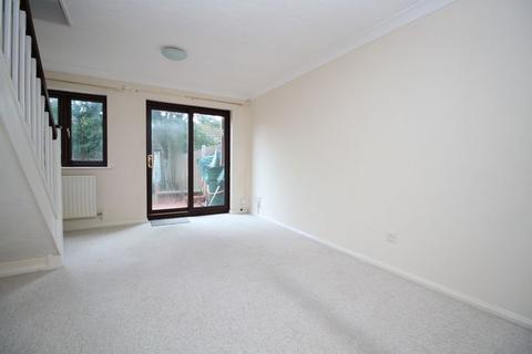 2 bedroom terraced house to rent, Schooner Way, Southampton SO31