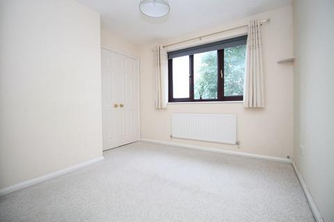 2 bedroom terraced house to rent, Schooner Way, Southampton SO31