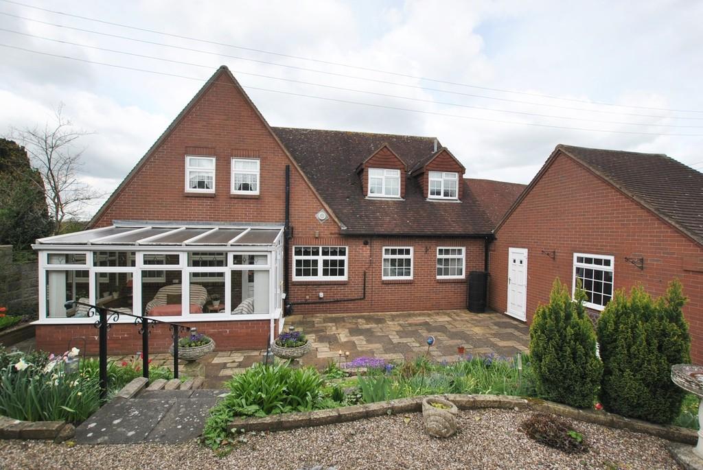 Haygate Road, Wellington, Telford, Shropshire, TF1 2DA 4 bed detached