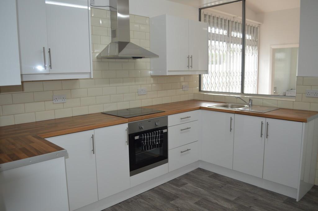 *£92pppw* Western Boulevard, Nottingham, NG8 3NX 5 bed semidetached house £1,993 pcm (£460 pw)
