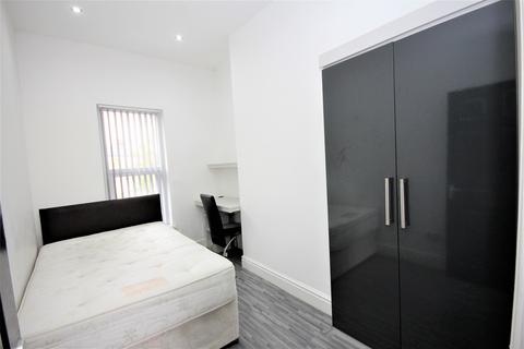 2 bedroom flat to rent, St. Marks Road Flat 2, Preston PR1