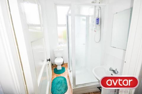 1 bedroom flat to rent, Cardigan Road, Hyde Park, Leeds, LS6 3AE