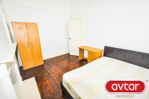 1 bedroom flat to rent, Cardigan Road, Hyde Park, Leeds, LS6 3AE