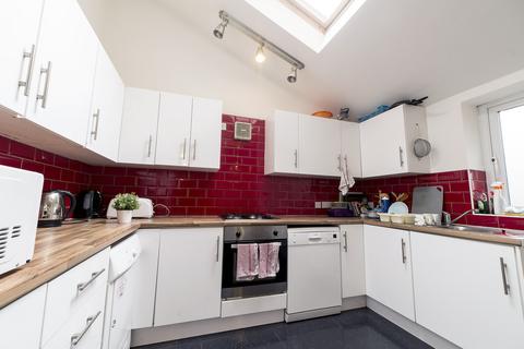 8 bedroom terraced house to rent, Albion Road  M14