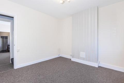 3 bedroom end of terrace house to rent, Cumberland Road,  Reading,  RG1