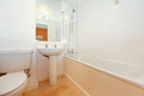 Studio to rent, Brompton Park Crescent, Seagrave Road SW6