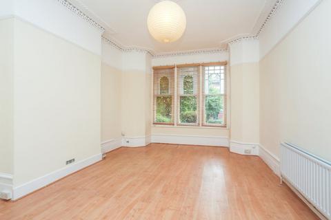 2 bedroom flat to rent, Whitehall Park, Archway N19