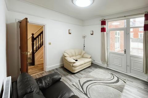 5 bedroom terraced house to rent, Stretton Road, West End, Leicester, LE3