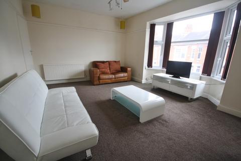 2 bedroom flat to rent, Fosse Road South, West End, Leicester LE3