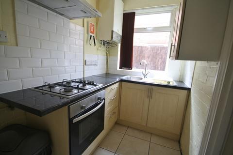 2 bedroom flat to rent, Fosse Road South, West End, Leicester LE3