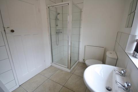 2 bedroom flat to rent, Fosse Road South, West End, Leicester LE3