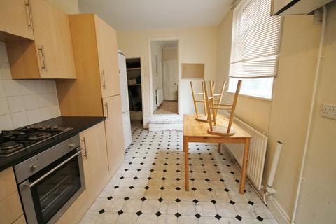 4 bedroom terraced house to rent, Wilberforce Road, West End, Leicester, LE3