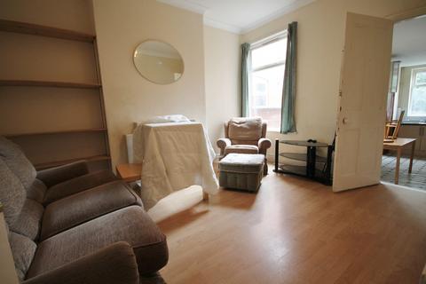 4 bedroom terraced house to rent, Wilberforce Road, West End, Leicester, LE3