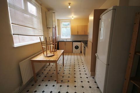 4 bedroom terraced house to rent, Wilberforce Road, West End, Leicester, LE3