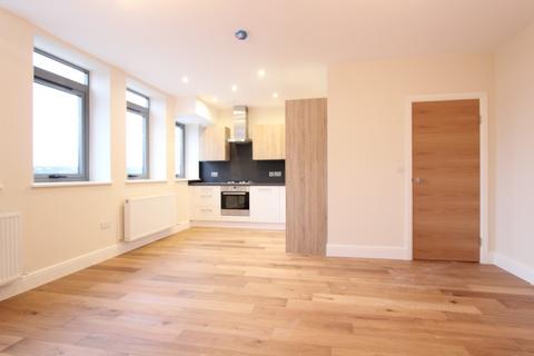 1 bedroom flat to rent, Garth Road, Morden SM4