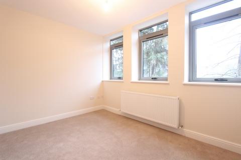 1 bedroom flat to rent, Garth Road, Morden SM4