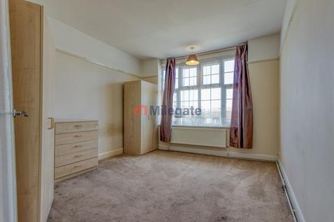 2 bedroom flat to rent, Carshalton SM5