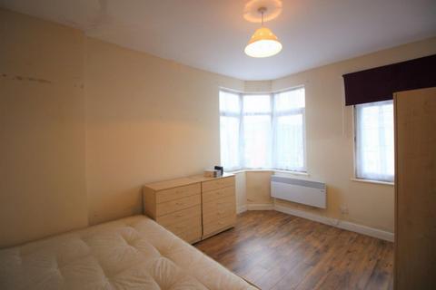 2 bedroom flat to rent, Deptford High Street, London SE8