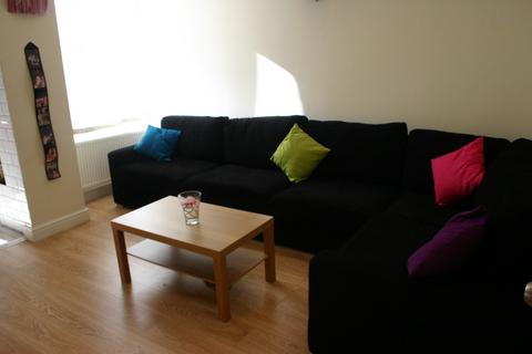 7 bedroom terraced house to rent, Filey Road  M14