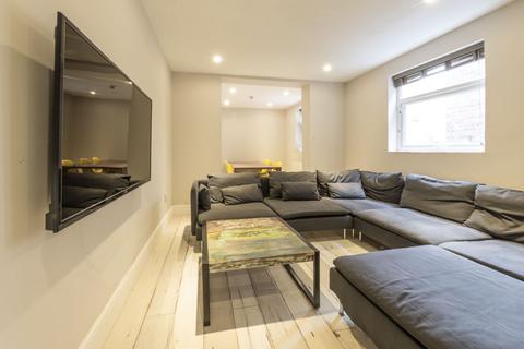 7 bedroom terraced house to rent, Craighall Avenue  M19