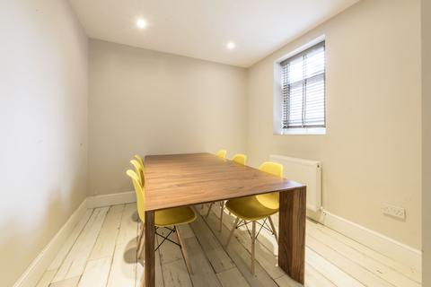 7 bedroom terraced house to rent, Craighall Avenue  M19