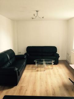 3 bedroom apartment to rent, Daisy Bank Road, Manchester, M14