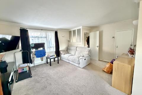 3 bedroom semi-detached house to rent, Fairey Avenue, Godmancester PE29