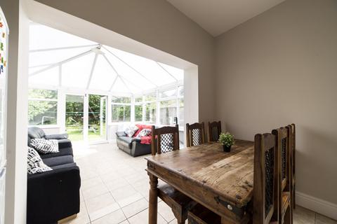 6 bedroom semi-detached house to rent, Wellington Road  M14