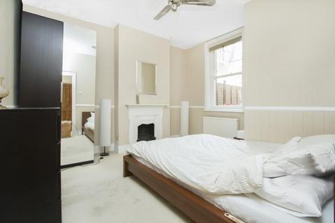 1 bedroom apartment to rent, HACKFORD ROAD, OVAL