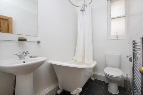 1 bedroom apartment to rent, HACKFORD ROAD, OVAL