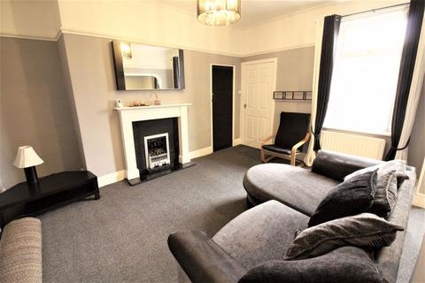 2 bedroom flat to rent, Portland Street, Gateshead NE10