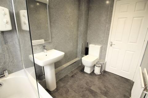 2 bedroom flat to rent, Portland Street, Gateshead NE10