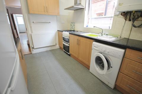 4 bedroom terraced house to rent - Barclay Street, West End, Leicester LE3