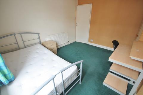 3 bedroom terraced house to rent, Jarrom Street, West End, Leicester LE2