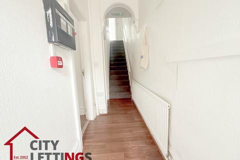 5 bedroom semi-detached house to rent, Lenton Nottingham NG7