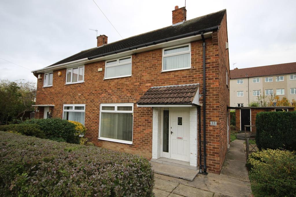 Aberfield Close, Leeds, West Yorkshire, LS10 3QB 3 bed semidetached