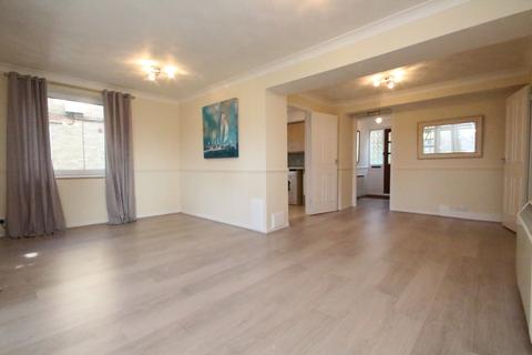 3 bedroom apartment to rent, Hever Close, Maidenhead, Berkshire