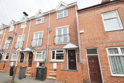 4 bedroom end of terrace house to rent - Clifton Road, Aylestone, Leicester, LE2