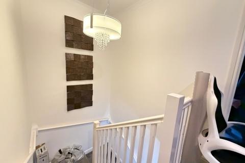 4 bedroom end of terrace house to rent, Clifton Road, Aylestone, Leicester, LE2