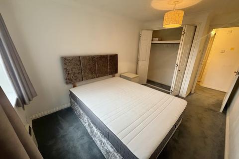 1 bedroom ground floor flat to rent, St Denys