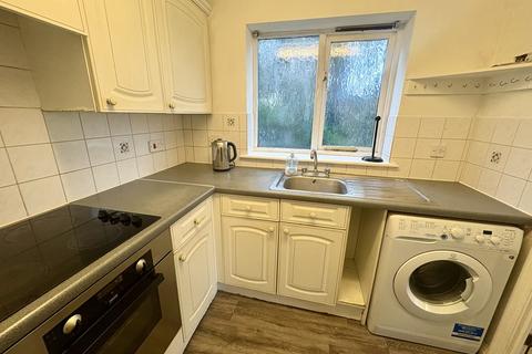 1 bedroom ground floor flat to rent, St Denys